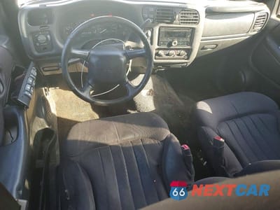 Zdjęcie 8 z 12 samochodu: 2004 CHEVROLET BLAZER VIN:1GNDT13X84K156070 - miniatura