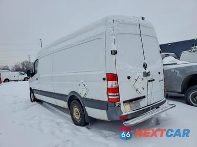 Drugie zdjęcie samochodu z przodu: 2014 MERCEDES BENZ SPRINTER 2500 DELIVERY VAN VIN:WD3PE8DE1E5828678 - miniatura