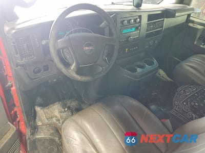 Zdjęcie 8 z 13 samochodu: 2022 GMC SAVANA 3500 CARGO UTILITY / SERVICE VAN VIN:1GTZ7HF75N1141301 - miniatura