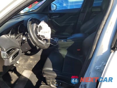 Zdjęcie 7 z 13 samochodu: 2020 JAGUAR F-PACE PREMIUM VIN:SADCJ2FX2LA645536 - miniatura