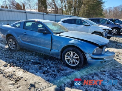 Czwarte zdjęcie samochodu z boku: 2005 FORD MUSTANG VIN:1ZVFT80N155119534 - miniatura