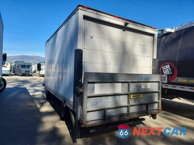 Drugie zdjęcie samochodu z przodu: 2011 ISUZU NPR BOX TRUCK VIN:JALB4W170B7401200 - miniatura