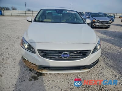 Piąte zdjęcie samochodu w środku: 2015 VOLVO S60 PLATINUM VIN:YV140MFM2F1344879 - miniatura