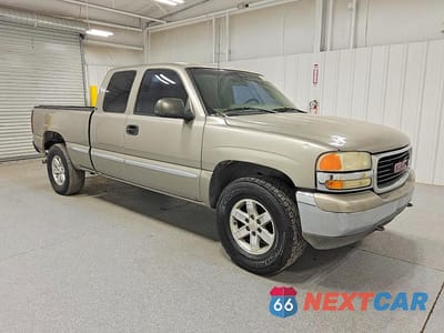 Czwarte zdjęcie samochodu z boku: 2001 GMC NEW SIERRA C1500 VIN:2GTEC19V211275585 - miniatura