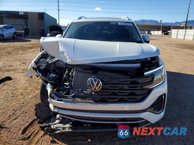 Piąte zdjęcie samochodu w środku: 2025 VOLKSWAGEN ATLAS SEL PREMIUM R-LINE VIN:1V2FR2CA9SC552824 - miniatura