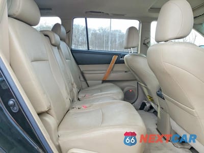 Zdjęcie 11 z 13 samochodu: 2008 TOYOTA HIGHLANDER VIN:JTEEW44A982001903 - miniatura