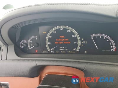 Zdjęcie 9 z 11 samochodu: 2010 MERCEDES-BENZ CL 550 4MATIC VIN:WDDEJ8GBXAA025305 - miniatura