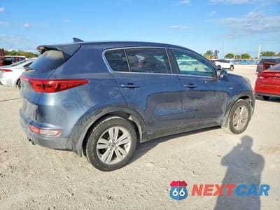 Trzecie zdjęcie samochodu z tyłu: 2018 KIA SPORTAGE LX VIN:KNDPMCAC0J7449927 - miniatura