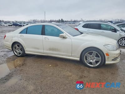 Czwarte zdjęcie samochodu z boku: 2013 MERCEDES-BENZ S 350 BLUETEC VIN:WDDNG8DB3DA531226 - miniatura