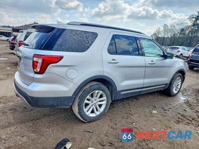 Trzecie zdjęcie samochodu z tyłu: 2017 FORD EXPLORER XLT VIN:1FM5K7D85HGB03972 - miniatura