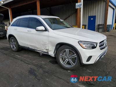 Czwarte zdjęcie samochodu z boku: 2021 MERCEDES-BENZ GLC 300 4MATIC VIN:W1N0G8EB5MV270458 - miniatura