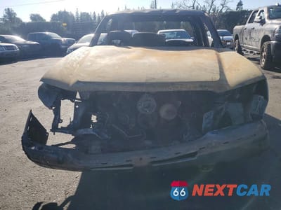 Piąte zdjęcie samochodu w środku: 2004 CHEV SILVERADO VIN:1GCEC19V64Z327781 - miniatura