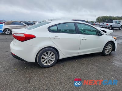 Trzecie zdjęcie samochodu z tyłu: 2014 KIA FORTE LX VIN:KNAFX4A67E5232912 - miniatura