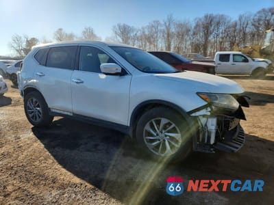 Czwarte zdjęcie samochodu z boku: 2015 NISSAN ROGUE S VIN:5N1AT2MT9FC757056 - miniatura