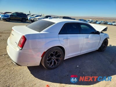 Trzecie zdjęcie samochodu z tyłu: 2019 CHRYSLER 300 S VIN:2C3CCABG0KH639874 - miniatura