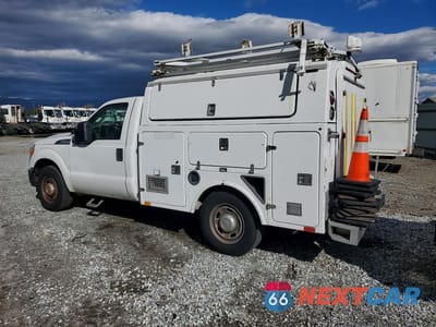 Drugie zdjęcie samochodu z przodu: 2013 FORD F350 UTILITY / SERVICE TRUCK VIN:1FDRF3A63DEB92674 - miniatura