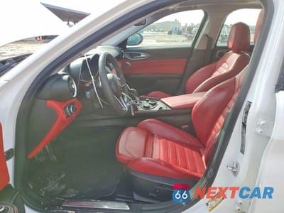 Zdjęcie 7 z 11 samochodu: 2018 ALFA ROMEO GIULIA TI VIN:ZARFAECN5J7579562 - miniatura