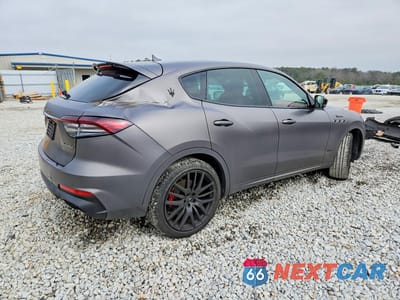 Trzecie zdjęcie samochodu z tyłu: 2022 MASERATI LEVANTE MODENA VIN:ZN661YUM0NX381476 - miniatura