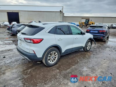 Trzecie zdjęcie samochodu z tyłu: 2022 FORD ESCAPE SE VIN:1FMCU9G65NUA61467 - miniatura