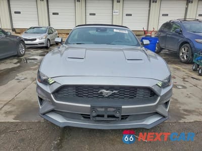Piąte zdjęcie samochodu w środku: 2022 FORD MUSTANG VIN:1FATP8UHXN5120413 - miniatura
