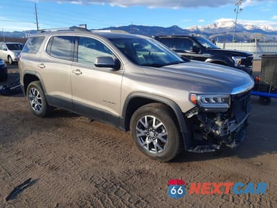 Czwarte zdjęcie samochodu z boku: 2023 GMC ACADIA SLT VIN:1GKKNUL4XPZ189668 - miniatura