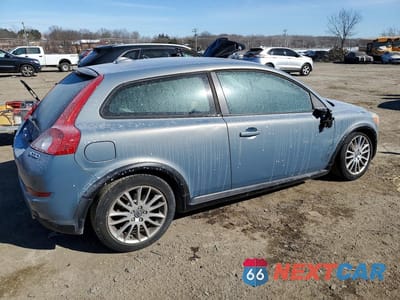 Trzecie zdjęcie samochodu z tyłu: 2012 VOLVO C30 T5 VIN:YV1672MK8C2269900 - miniatura