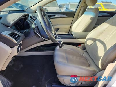 Zdjęcie 7 z 12 samochodu: 2020 LINCOLN MKZ VIN:3LN6L5B96LR622497 - miniatura