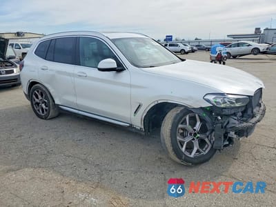 Czwarte zdjęcie samochodu z boku: 2022 BMW X3 SDRIVE30I VIN:5UX43DP02N9J82095 - miniatura