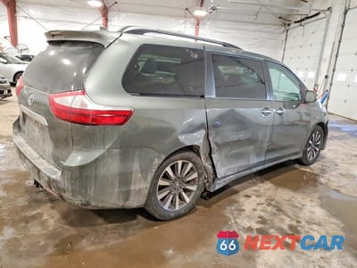 Trzecie zdjęcie samochodu z tyłu: 2018 TOYOTA SIENNA XLE VIN:5TDYZ3DC9JS924515 - miniatura