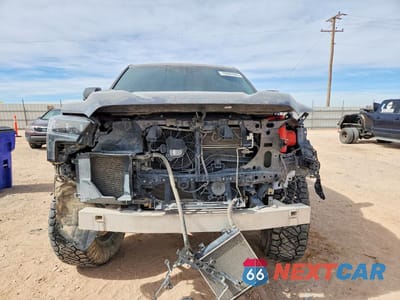 Piąte zdjęcie samochodu w środku: 2024 TOYOTA TUNDRA TRD PRO HV VIN:5TFPC5DB2RX040907 - miniatura