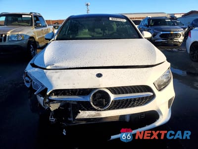 Piąte zdjęcie samochodu w środku: 2021 MERCEDES-BENZ A 220 VIN:W1K3G4EB3MJ263647 - miniatura