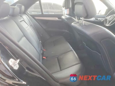 Zdjęcie 10 z 11 samochodu: 2013 MERCEDES-BENZ C 250 VIN:WDDGF4HB8DR247235 - miniatura