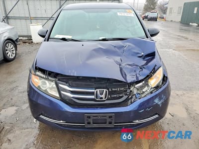 Piąte zdjęcie samochodu w środku: 2014 HONDA ODYSSEY LX VIN:5FNRL5H23EB015683 - miniatura