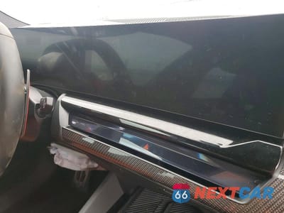 Zdjęcie 9 z 11 samochodu: 2026 BMW M5 TOURING VIN:WBS83GV00TCW64029 - miniatura