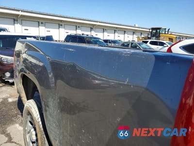 Zdjęcie 10 z 12 samochodu: 2010 GMC SIERRA K1500 VIN:1GTPKTE03AZ288354 - miniatura