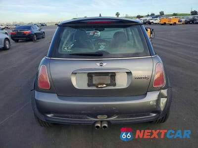 Zdjęcie 6 z 12 samochodu: 2004 MINI COOPER S VIN:WMWRE33484TD85899 - miniatura