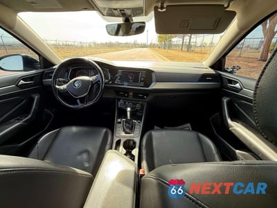 Zdjęcie 9 z 10 samochodu: 2019 VOLKSWAGEN JETTA S VIN:3VWC57BU1KM121009 - miniatura