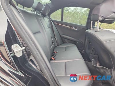 Zdjęcie 10 z 11 samochodu: 2010 MERCEDES-BENZ C 300 VIN:WDDGF5EB2AR092557 - miniatura