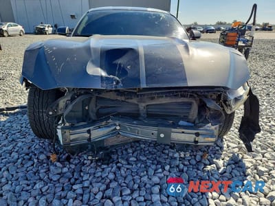 Piąte zdjęcie samochodu w środku: 2016 FORD MUSTANG VIN:1FA6P8TH8G5281411 - miniatura