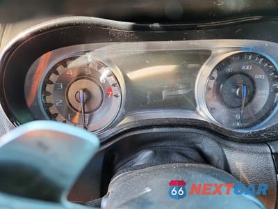 Zdjęcie 9 z 12 samochodu: 2019 CHRYSLER 300 S VIN:2C3CCABG0KH639874 - miniatura
