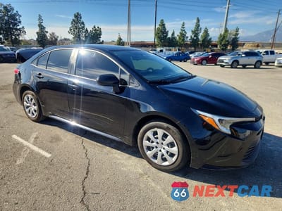 Czwarte zdjęcie samochodu z boku: 2023 TOYOTA COROLLA LE VIN:JTDBCMFE5PJ011140 - miniatura