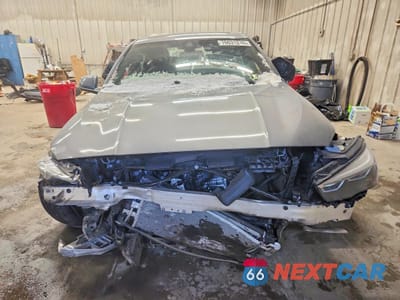 Piąte zdjęcie samochodu w środku: 2023 BMW Motorrad 228XI VIN:WBA73AK09P7M19164 - miniatura