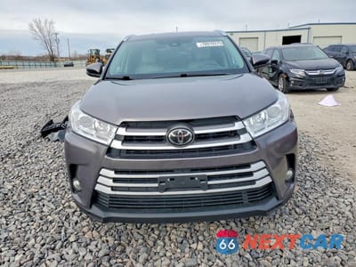 Piąte zdjęcie samochodu w środku: 2019 TOYOTA HIGHLANDER XLE VIN:5TDJZRFH3KS569551 - miniatura