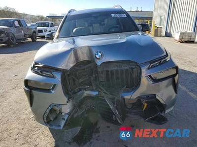 Piąte zdjęcie samochodu w środku: 2023 BMW X7 M60I VIN:5UX33EM06P9M78231 - miniatura