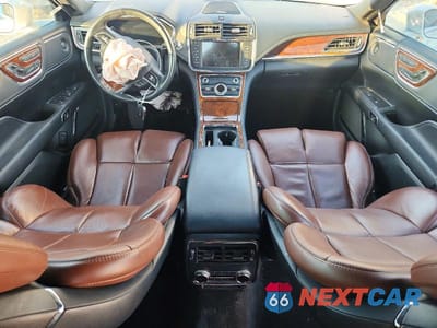 Zdjęcie 8 z 12 samochodu: 2019 LINCOLN CONTINENTAL RESERVE VIN:1LN6L9RP2K5607525 - miniatura