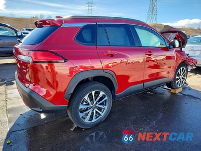 Trzecie zdjęcie samochodu z tyłu: 2022 TOYOTA COROLLA CROSS XLE VIN:7MUDAABG8NV038438 - miniatura