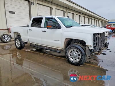 Czwarte zdjęcie samochodu z boku: 2015 CHEVROLET SILVERADO K2500 HEAVY DUTY VIN:1GC1KUEG6FF646581 - miniatura