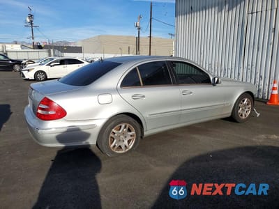 Trzecie zdjęcie samochodu z tyłu: 2003 MERCEDES-BENZ E 320 VIN:WDBUF65J23A126619 - miniatura
