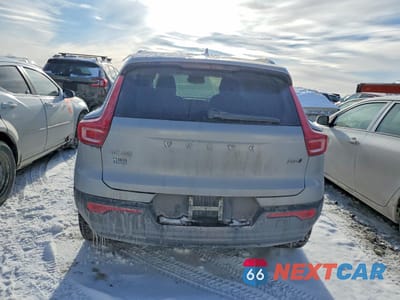 Zdjęcie 6 z 14 samochodu: 2023 VOLVO XC40 PLUS VIN:YV4L12UL4P2097208 - miniatura
