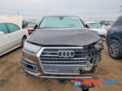Piąte zdjęcie samochodu w środku: 2017 AUDI Q7 PRESTIGE VIN:WA1VAAF7XHD043451 - miniatura